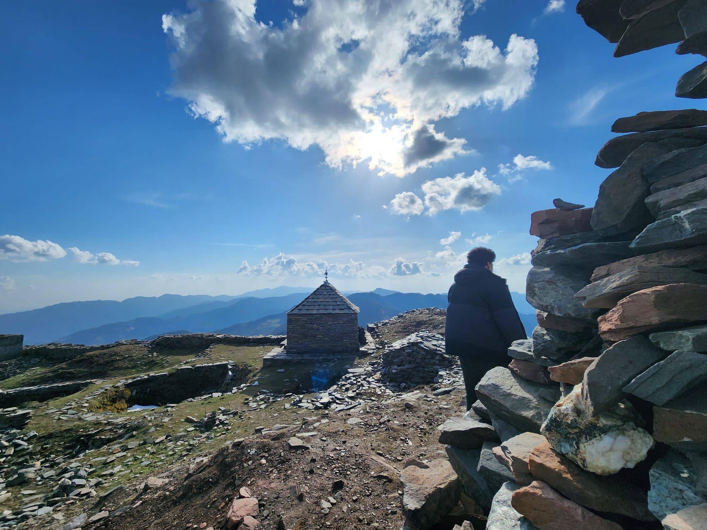 Chasing Clouds and Stillness: A Trekker’s Guide to Jalori Pass from Jibhi