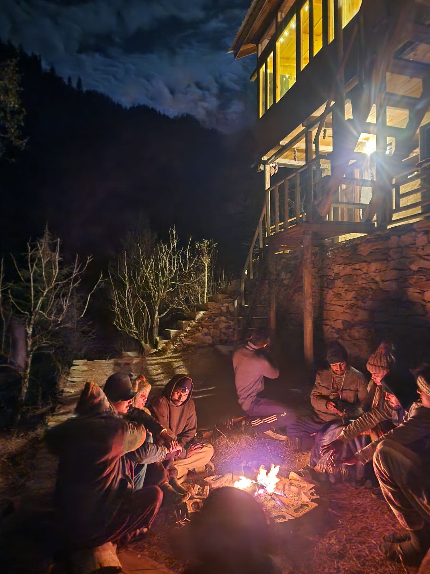 Holi in Jibhi 2026 — What to Expect, Weather, Crowd & Valley Update